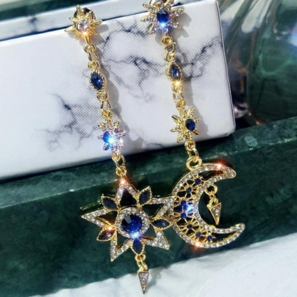 Asymmetrical Moon and Star Earrings - Picture 8 of 8